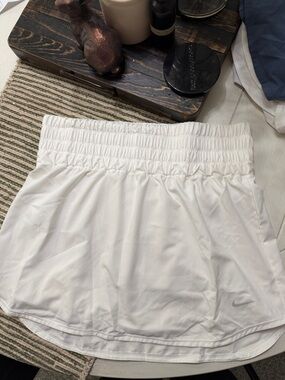 Nike White Women’s Athletic Skort with Elastic Waistband